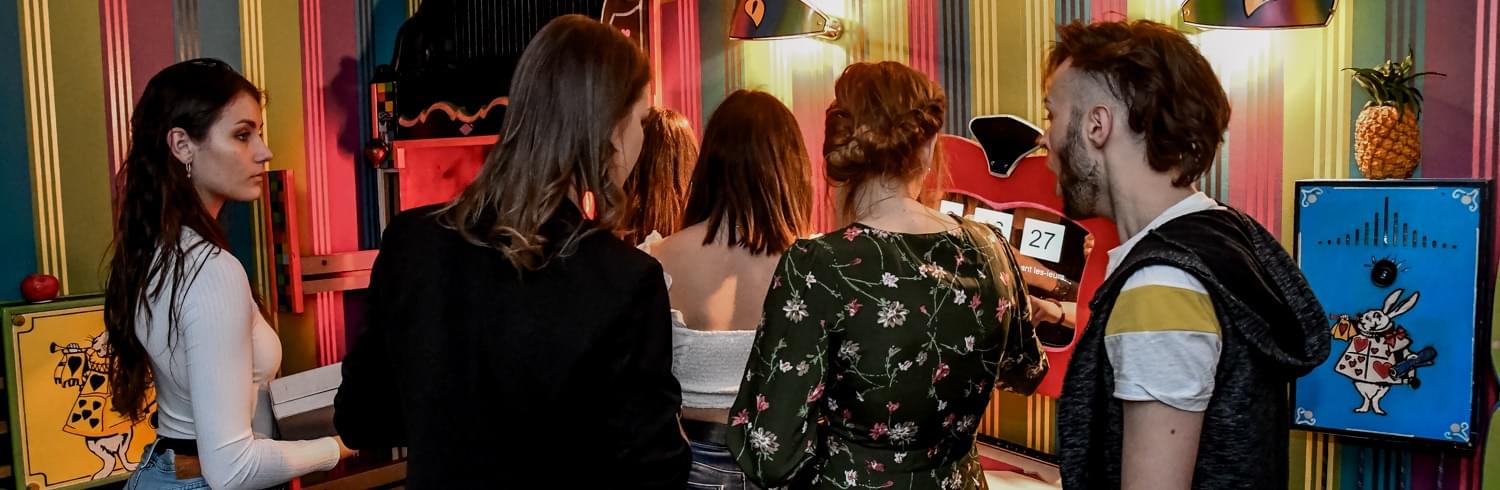 image de joueurs
                    d'escape game à Défi01.